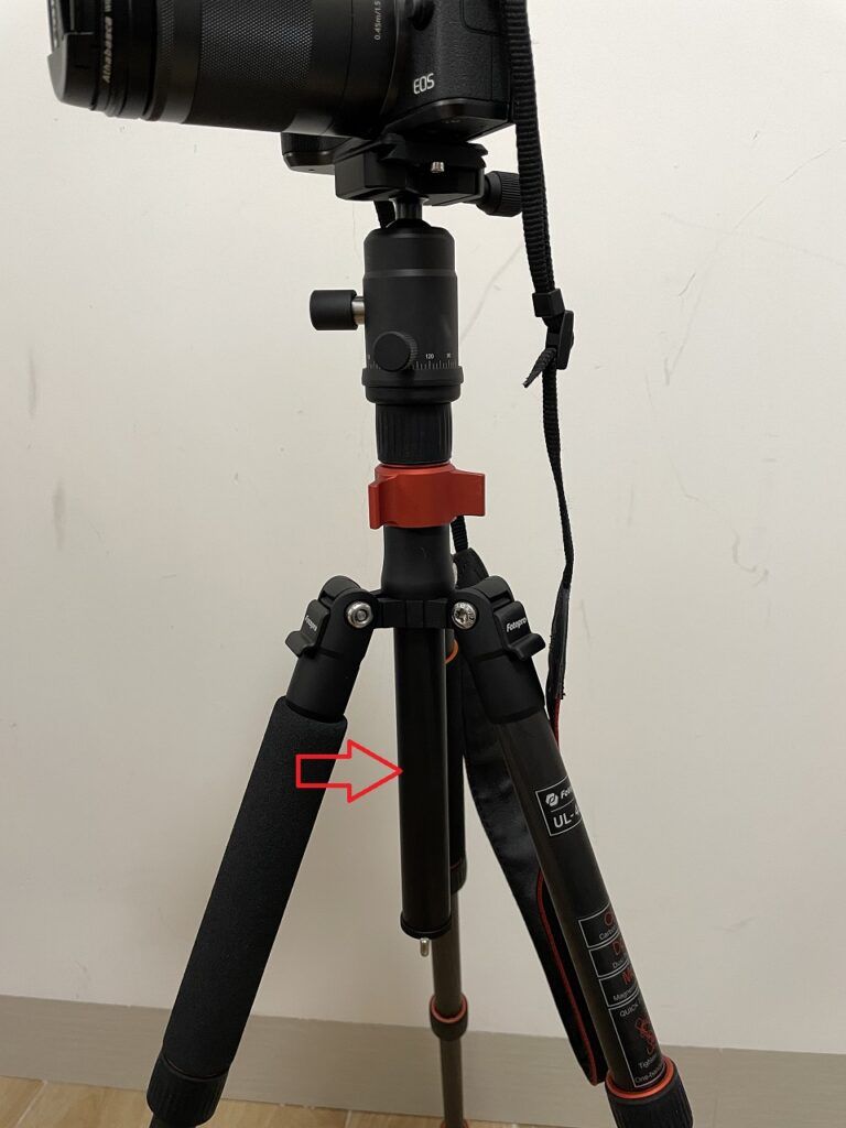 How to use a camera tripod - center column