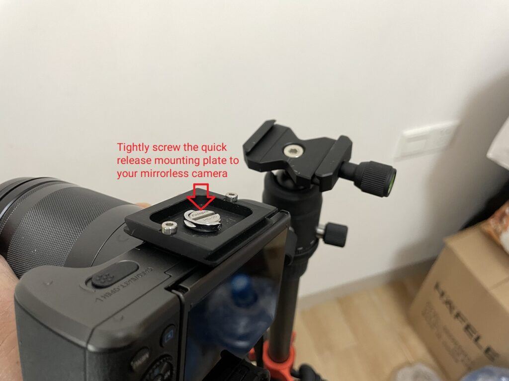 How to use a camera tripod - quick release plate mounted on camera