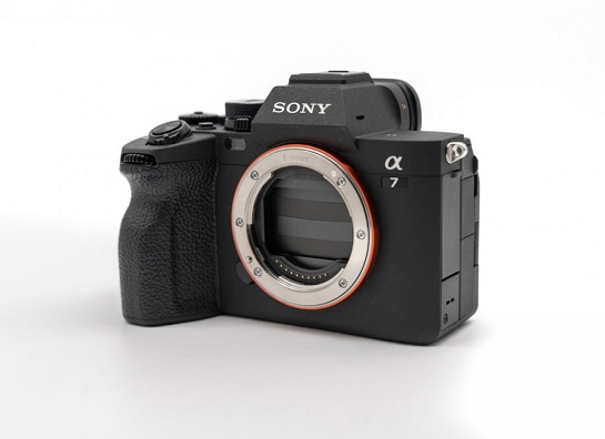 Is It Worth Buying Mirrorless Cameras - Full-Frame Sony A7