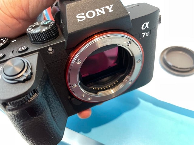 Sony alpha a7iii body